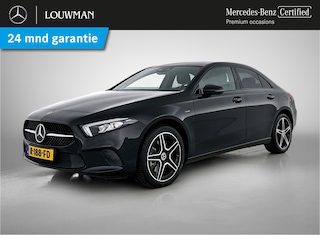 Mercedes-Benz A-klasse 250 e Premium Plus | 5 spaaks lichtmetalen velgen | MBUX wide screen | Navigatie | Parking support | Camera achter | Inclusief 24 maanden Mercedes-Benz Certified garantie voor Europa.