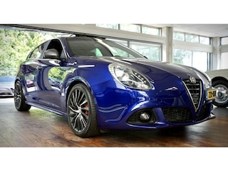 Alfa Romeo Giulietta 1.4 T QV LINE | automaat | | Schakel flippers | | kuipstoelen |