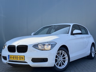 BMW 1-serie BWJ 2014 102PK 114i EDE Corporate Lease Edition / AIRCO / STOELVERWARMING / LMV 16 INCH / PDC / LIMIT CRUISE / KEYLESS START