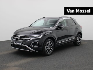 Volkswagen T-Roc 1.5 TSI Style | 150 PK | Automaat | Trekhaak | 17' Inch Velgen | Ergo Active Stoelen (Alcantara) | Digital Cockpit PRO | Massage Stoel | Navigatie | Stoelverwarming | Keyless