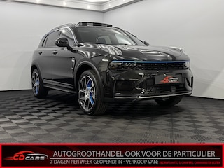 Lynk & Co 01 1.5 Pano, 360 Camera, Navi, Keyless start, Stoelverwarming, Elektrische achterklep, 3 jaar garantie