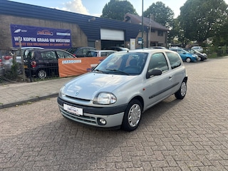 Renault Clio 1.4-16V RN AUTOMAAT + NIEUWE APK!