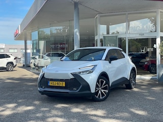 Toyota C-HR 1.8 Full Hybrid First Edition | Groot scherm | Apple carplay | Stoel en Stuurverwarming | PDC | Navigatie | Adaptieve cruise | Achteruitrijcamera