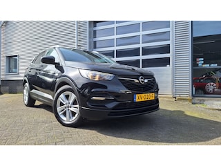 Opel Grandland X 1.2 Turbo Business +