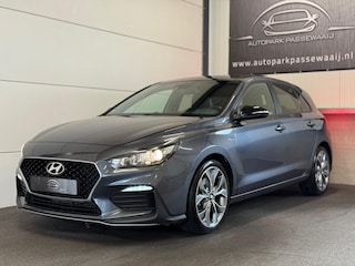 Hyundai i30 1.4 T-GDI N-Line Pano, Apple Carplay, Cruise Control, Achteruitrijcamera, LED, Lane-Assist, Stoelverwarming,