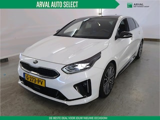 Kia ProCeed 1.4 T-GDI 140pk GT-PlusLine | Panoramadak | Suède sportstoelen | Stoel- en stuurwielverwarming | JBL Premium Sound