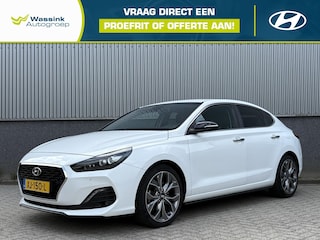 Hyundai i30 Fastback 1.4 T-GDi 140pk 7-DCT Premium | Automaat | Navigatie | Cruise Control | Camera Achter | Parkeersensoren Voor & Achter |