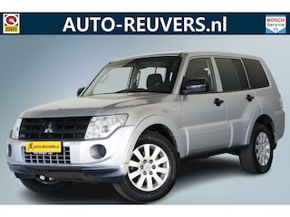 Mitsubishi Pajero 3.2 DI-D Instyle 4WD / Grijs kenteken / Airco / Aut / Trekhaak