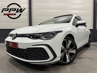 Volkswagen Golf 1.4 eHybrid GTE 245PK PANO/HEAD-UP/IQ-LIGHT/ACC/18"/SFEER/CAMERA/CARPLAY/KEYLESS/SPORTSTOELEN ALCANTARA-STOF RUIT/VIRTUAL/PRIVACY/PDC+ASSISTENT/ABSOLUTE NIEUWSTAAT/VW DEALER OH HISTORIE