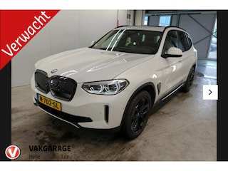 BMW iX3 High Executive 80 kWh | Panoramadak | Trekhaak | NL- Auto | Camera