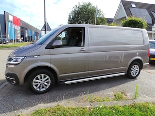 Volkswagen Transporter 2.0 TDI 150pk L2 Aut. Bulli Gr-Navi,Camera,El Klep,Dodehoek Airco,Cruise,Pdc,Trekhaak
