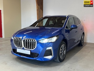 BMW 2-serie Tourer 225e xDrive M-Sport - Camera - Sfeerverlichting - Carplay