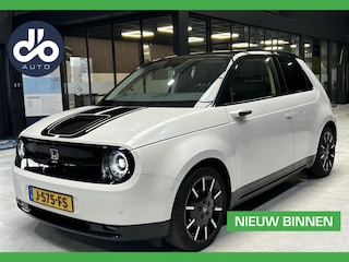 Honda e Advance 17" LMV I RONDOM CAMERA'S I ORG.NL + DEALER O.H. I GLAZEN DAK