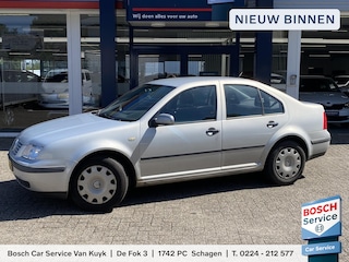 Volkswagen Bora 1.6 Trendline / Export & Handel / APK tot November / Werkende Airco / Trekhaak / ENZ.