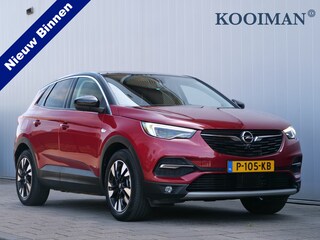 Opel Grandland X 1.6 Turbo Hybrid4 Business Executive Automaat LED / Camera / Navigatie / Stoelverwarming