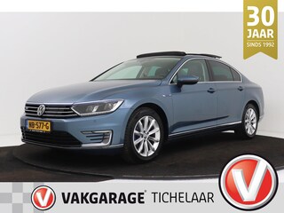 Volkswagen Passat 1.4 TSI GTE Connected Series Plus | Trekhaak | Panoramadak | Org NL | Camera | CarPlay | Stoelverwarming |