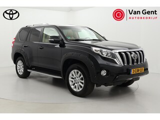 Toyota Land Cruiser 7 pers. 3.0 D-4D Executive | Panoramadak | Trekhaak | Leder | Spatbordverbreders | Rear Seat Entertainment | Navigatie | Dodehoek detectie | JBL
