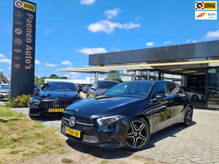 Mercedes-Benz A-klasse 200 Business Solution, virtual, keyless, camera, sfeerverlichting, cruise, airco