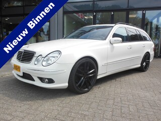 Mercedes-Benz E-klasse Combi 500 Elegance Automaat Staat in De Krim