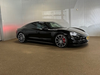 Porsche Taycan 79 kWh-SPORT CHRONO-LUCHTVERING-BIJRIJDER DISPLAY