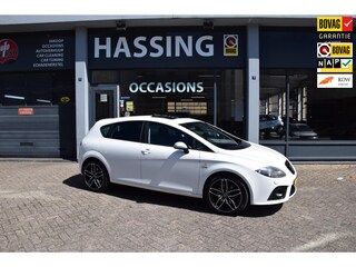 Seat Leon 2.0 TFSI FR, Electrische glazen schuif kanteldak, Sportstoelen, , Cruise control. Radio-CD, Getinte ramen ,Climatronic.