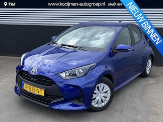 Toyota Yaris 1.5 Hybrid Active 1e eign. NL-auto, Nieuw geleverd, All-season banden, Adaptieve Cruise control, achteruitrij camera, Apple Carplay/Android Auto Navigatie, zeer lage km stand!