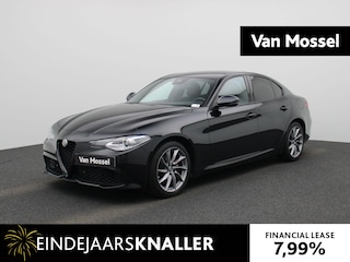 Alfa Romeo Giulia 2.0T Sprint | Automaat | Navigatie | Apple Carplay / Android Auto | Achteruitrijcamera | Half-Leder | Parkeersensoren | DAB Ontvanger | Schakelpedalen | Adaptive Cruise Control | Bi-Xenon | Climate Control | 18' Lichtmetalen Velgen |