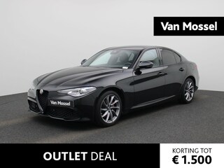 Alfa Romeo Giulia 2.0T Sprint | Automaat | Navigatie | Apple Carplay / Android Auto | Achteruitrijcamera | Half-Leder | Parkeersensoren | DAB Ontvanger | Schakelpedalen | Adaptive Cruise Control | Bi-Xenon | Climate Control | 18' Lichtmetalen Velgen |