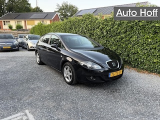 Seat Leon 1.6 Sportstyle | Airco | Cruise Control | LMV | Elekt. Ramen | Privacy Glass | APK tot 20-06-2026!