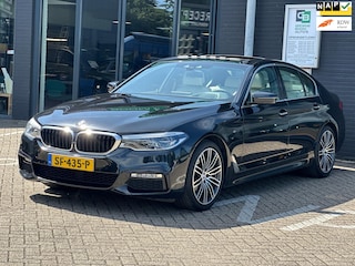 BMW 530i xDrive High Executive/2E EIG/PANO-DAK/CAMERA/NAVI/NL-AUTO NAP!!
