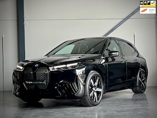 BMW iX XDrive40 M-Sport, SkyLounge, Trekhaak, 360 camera, Remote, Laserverlichting