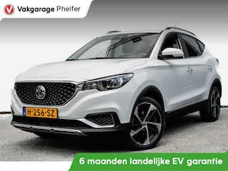 MG ZS EV Luxury 45 kWh Panaoramdak/ Leer/ Camera/ Carplay/ Navigatie/ Stoelverwarming/ Dab/ Blindspot