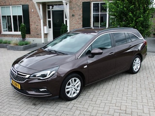 Opel Astra Sports Tourer 1.0 Business+ , Pdc V+A , Navi , Blue-tooth , Trekhaak , Carplay enz.