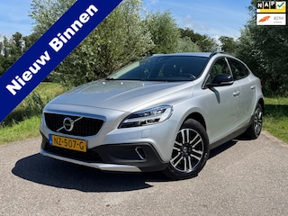 Volvo V40 2.0 D2 Nordic+ / Navi / Clima / Stoelverwarming / BTW-Auto / 16" Velgen / PDC / Cruise / LED / Dealer OH