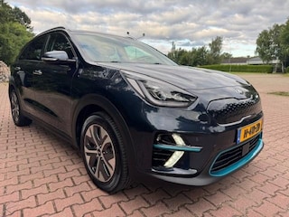 Kia Niro EXECUTIVELINE 64KWH 3FASE LADEN/THAAK/ACARPLAY/LEER/FABRIEKSGARANTIE
