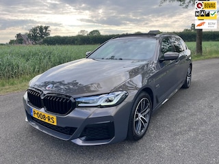 BMW 5-serie Touring 520e M Sport | Panorama |Laser | Trekhaak