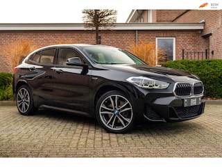 BMW X2 XDrive25e Executive M-Sport 220 PK Dealer o.h Head-Up Camera Leder LED 19''