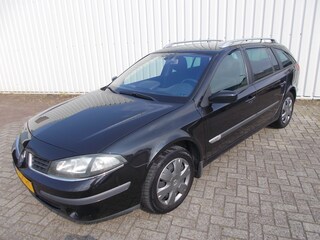 Renault Laguna Grand Tour 1.6-16V Tech Line ( GEEN APK / ZO MEE! )