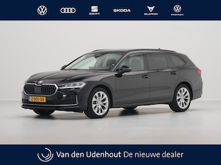 Skoda Superb Combi 1.5 TSI 150pk MHEV First Edition Trekhaak Navigatie Camera Stoelverwarming auto niet beschikbaar t/m 24/07