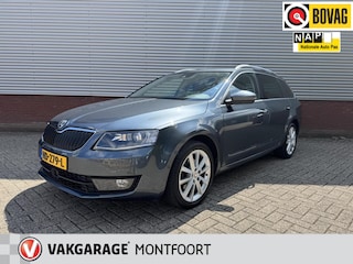 Skoda Octavia Combi 2.0 TDI Greentech Style Businessline|Adap.Cruise|Keyless|Elek.Stoelen|Stoelverwarming|Laneassist|Trekhaak|Carplay|