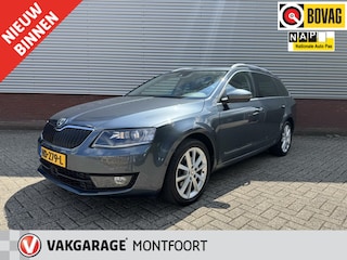 Skoda Octavia Combi 2.0 TDI Greentech Style Businessline|Adap.Cruise|Keyless|Elek.Stoelen|Stoelverwarming|Laneassist|Trekhaak|Carplay|