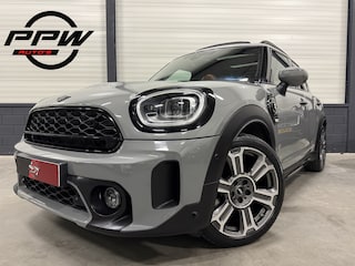 Mini Countryman 2.0 Cooper SE ALL4 Yours CHESTER-MALT BROWN LEER/MOONWALK-GREY/PANO/HEAD-UP/VIRTUAL/KEYLESS/CAMERA/CARPLAY/19"/BLACK-OPTIC/PRIVACY/UNION-FLAG A.LICHTEN/ABSOLUTE NIEUWSTAAT