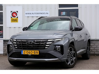 Hyundai Tucson 1.6 T-GDI PHEV Plug in hybride N Line 4WD*Fabrieksg.t/m09-2026*Perfect Onderh.*ACC/N-Line/Half Leder/Stoelverw./Stuurverw./Krell/Dodehoek/Rijstrook/LED/Camera/Elek. Klep/Parkeersens.V+A/19 inch LM*