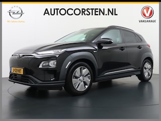 Hyundai Kona EV 64kWh 204pk Leer Schuif/Kanteldak 3 Fase laden Warmtepomp Apple Carplay Android Navi Camera Elektr.Stoelen+Verwarmd+Ventilatie Adaptive Cruise/Stop&Go Zelfsturend Multimedia Led Keyless Dab+ Premium Pdc Elektr.Stoelen+Verwarmd+Ventilatie-koeling Subwoofer Bluetooth Dodehoek detector 1e Eigenaar Heerlijke, sterke FEV, Enorm Efficient en grote accu! 484km WLTP range
