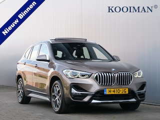 BMW X1 sDrive20i VDL Nedcar Edition 192 Pk Automaat Navigatie / Leer / Camera / Schuifdak