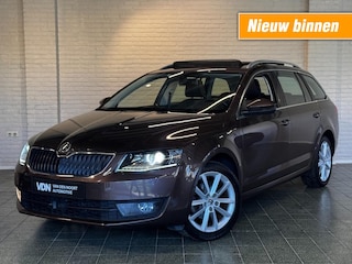 Skoda Octavia Combi 1.2 TSI Greentech Elegance Business Trekhaak Pano Navi Cruise