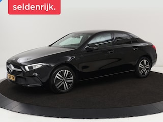 Mercedes-Benz A-klasse 250e Business Solution Luxury | Leder | Stoelverwarming | Trekhaak | Camera | Navigatie | Full LED | Park Assist | Climate control | Widescreen