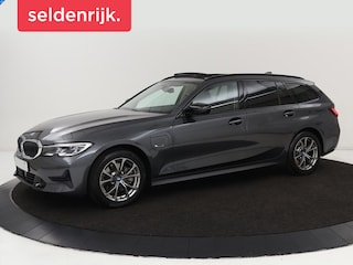 BMW 320e Sport Line | Panoramadak | 360 Camera | Adaptive cruise | Laser Light | Stoelverwarming | Carplay | Sfeerverlichting | Live Cockpit | Sportstoelen | Half leder | Navigatie | Keyless