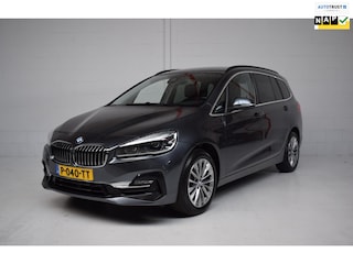 BMW 2-serie Tourer 216i 7persoons. Business Edition Plus ORG.NED / LEER / TREKHAAK / CAMERA / NAP / SFEERVERLICHTING