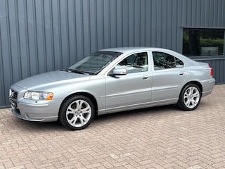 Volvo S60 2.4i 170 pk Summum DEALER ONDERHOUDEN!/YOUNGTIMER!/
